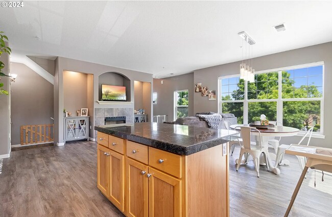 Building Photo - Welcome to this charming 2-bedroom, 2.5-bathroom home located in the desirable area of Sherwood W...