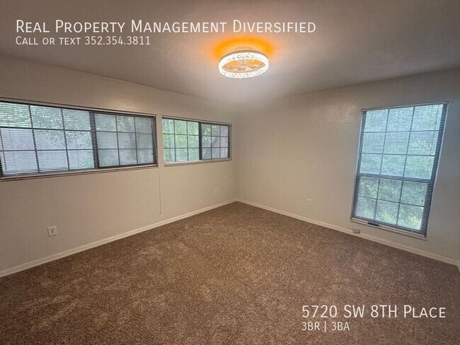 Building Photo - 5720 SW 8th Pl