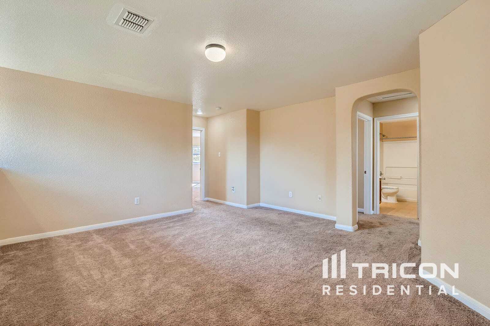 Building Photo - 1327 Sundance Fall