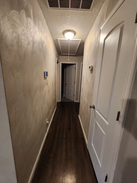 Building Photo - 2724 Mapleton Ave