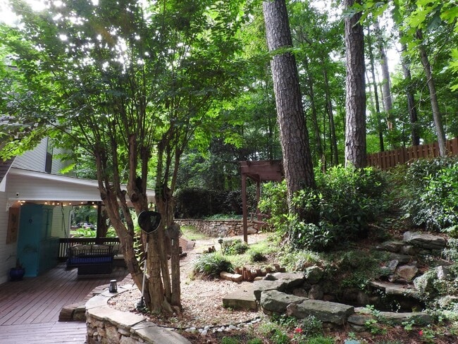 Building Photo - 804 Tulip Poplar Dr