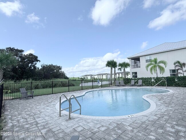 Building Photo - 3900 Playa Del Sol Dr