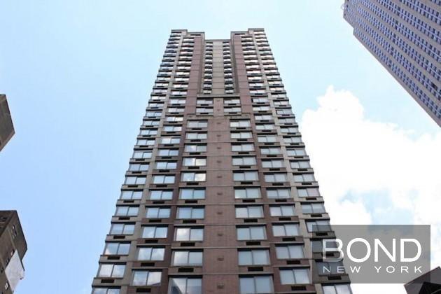 Building Photo - 35 W 33rd St