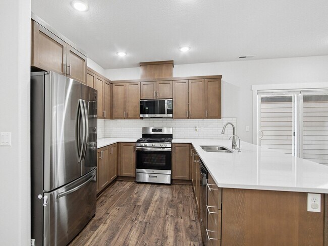 Building Photo - 15212 NW Cosmos St