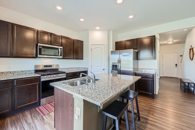 Building Photo - 42830 Ivydale St