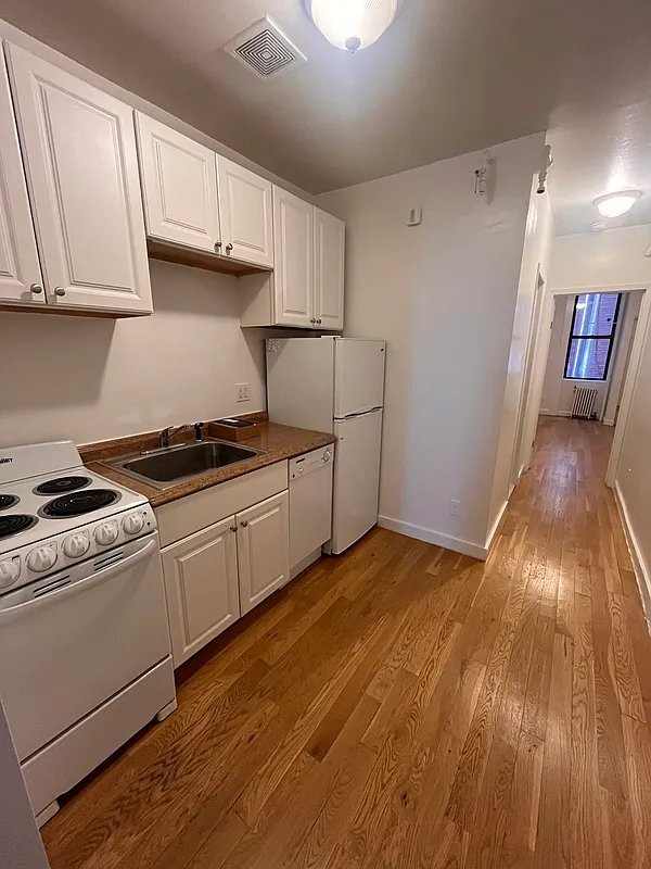 Building Photo - 630 Tenth Avenue