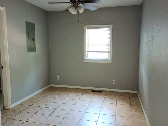Building Photo - Charming 3-Bedroom Home for Rent!