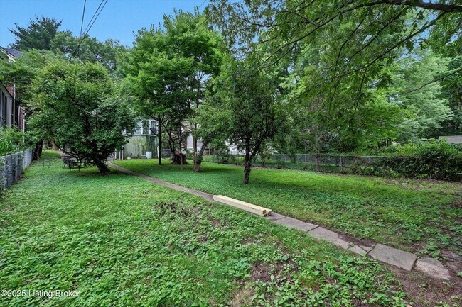 Building Photo - 2059 Alta Ave
