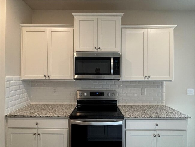 Building Photo - 472 Stoneybrook Dr