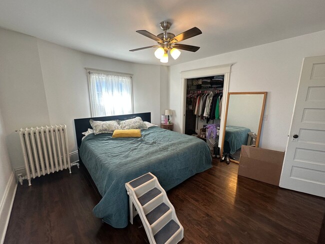 Building Photo - Spacious 3-Bedroom with Luxury Upgrades!!