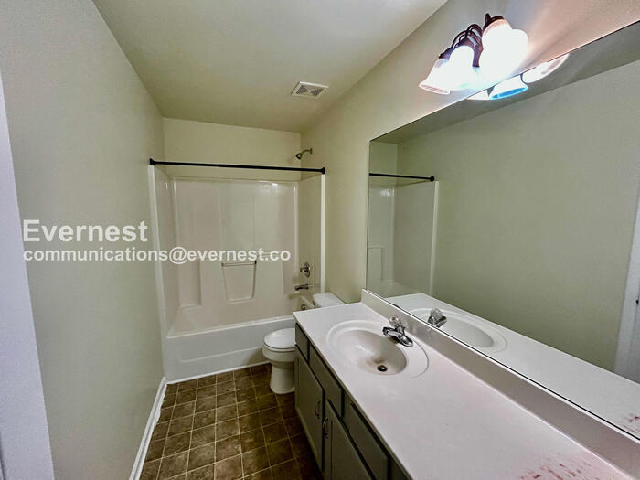 Building Photo - 3550 Red Willow Ct