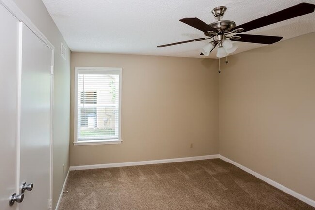 Building Photo - 4471 Laird Dr