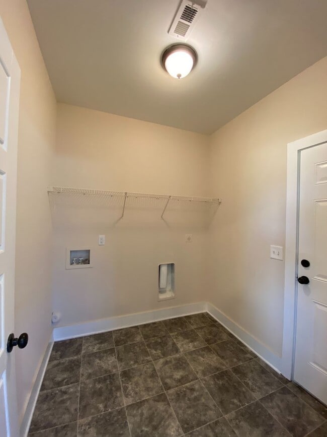 Building Photo - Home for Rent in McCalla, AL! Available to View Now!!!
