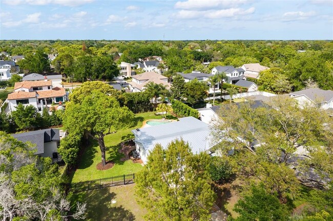 Building Photo - 1711 Chestnut Ave