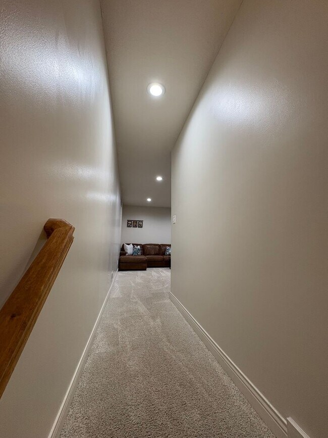 Building Photo - Townhome at Old Hawthorne