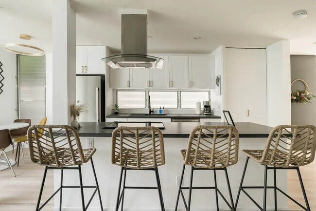 Building Photo - 1773 Torrance St