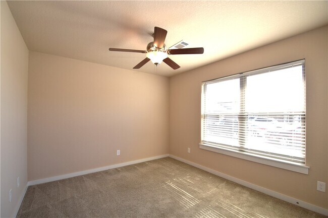 Building Photo - 1572 Sandpiper St