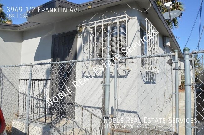 Building Photo - 3949 1/2 Franklin Ave.-