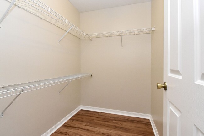 Building Photo - 3BR/2BA Corner Lot Home + BONUS ROOM – $17...