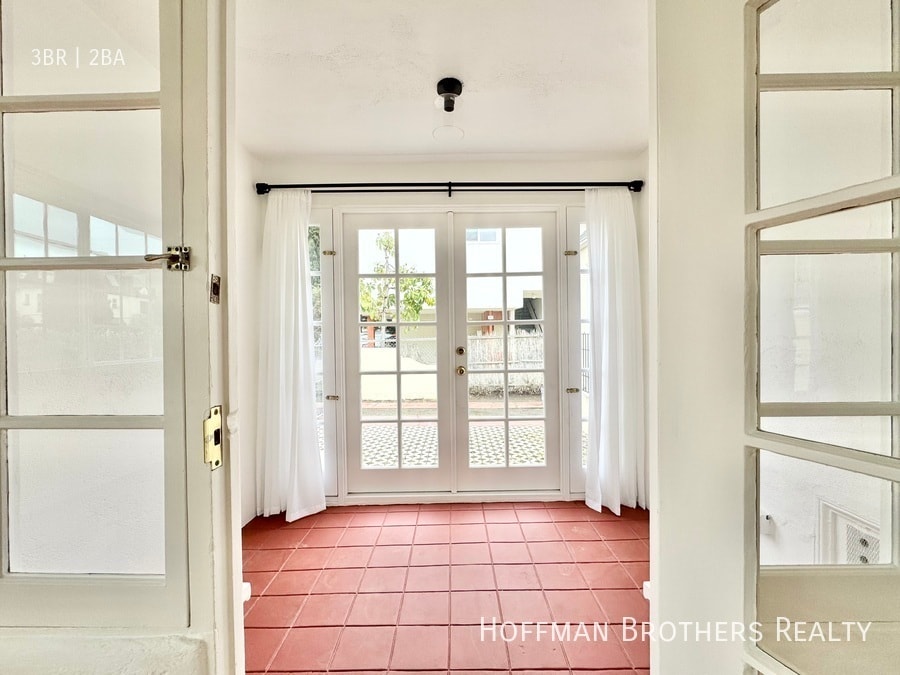 Building Photo - 1450 S Wooster St