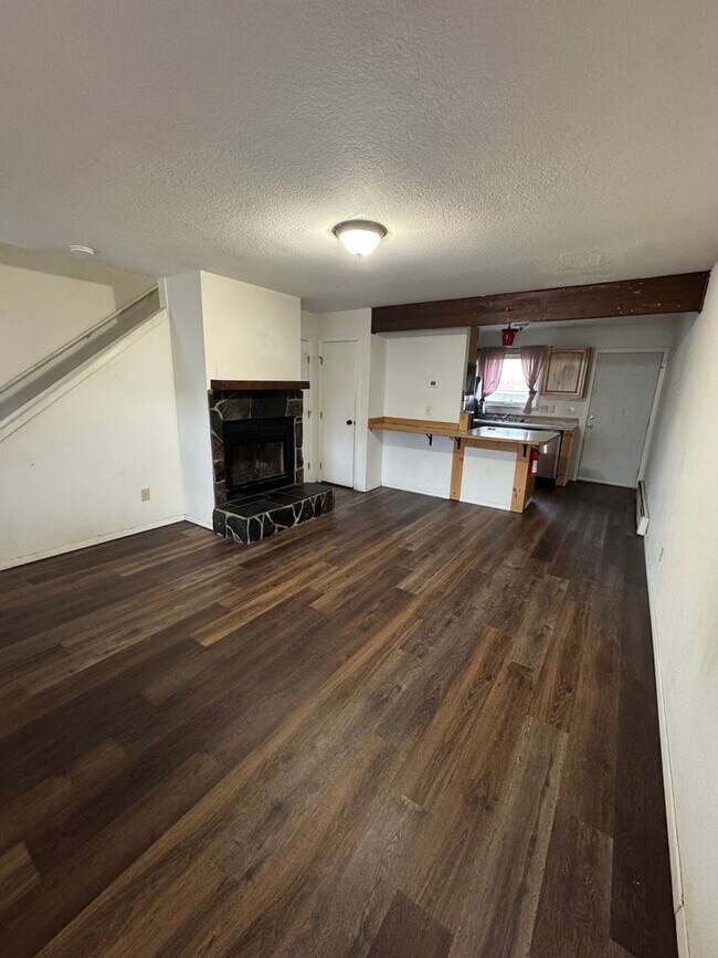 Building Photo - 8101 E 16th Ave