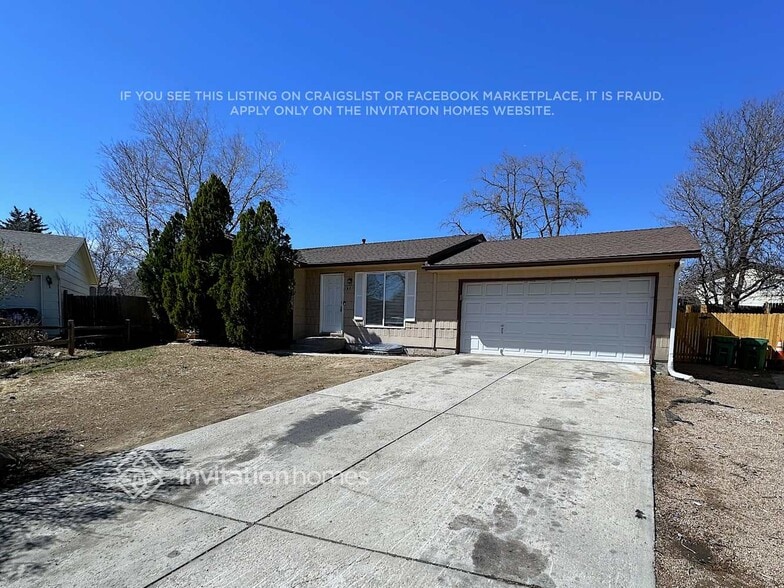 Building Photo - 1621 S Rifle St