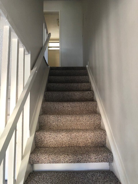 Stairs to bedrooms - 1279 Bond St