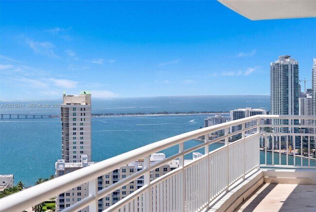 Building Photo - 808 Brickell Key Dr