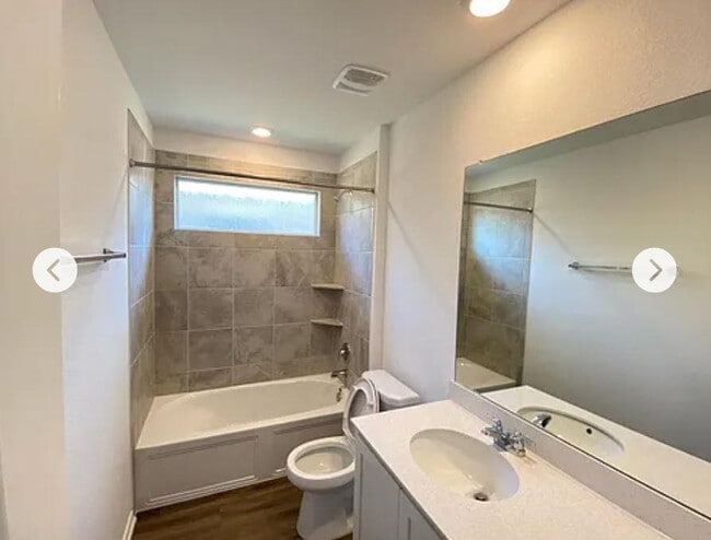 Building Photo - 212 Montego St