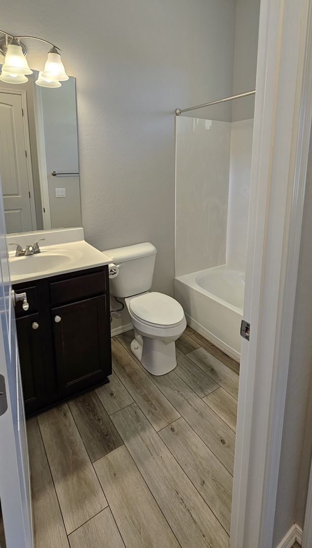 Building Photo - Beautiful Home in Granville!