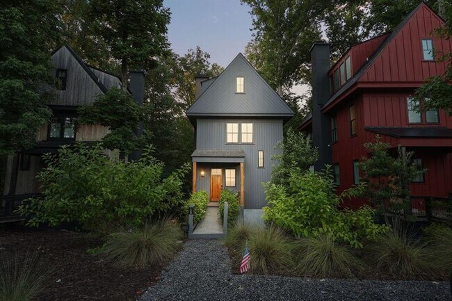 Building Photo - 130 Arcadia Ave