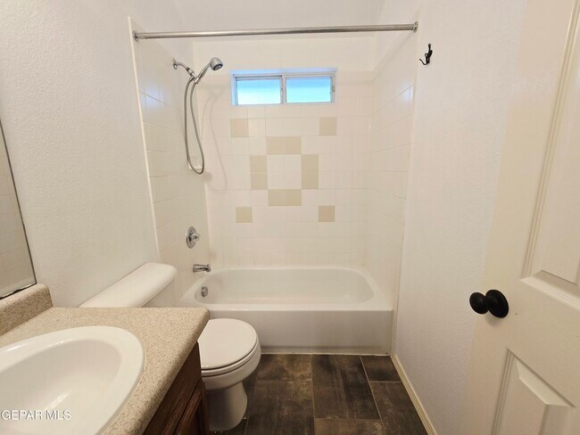 Building Photo - 1504 Bill Mueller Pl