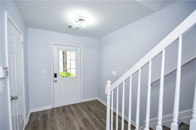 Building Photo - 2201 Landing Walk Dr