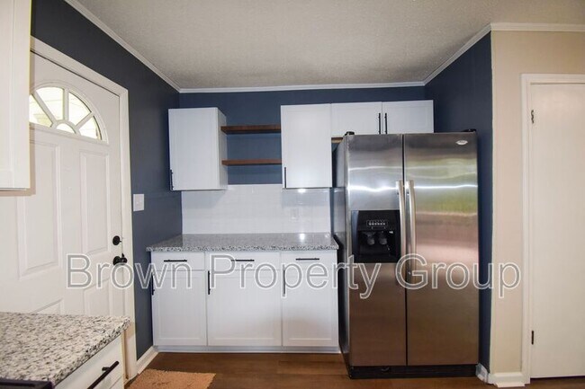 Building Photo - 870 Bedrock Dr