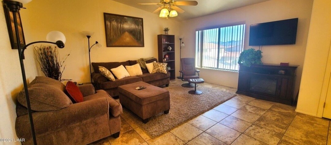 Living room - 2095 Mesquite Ave
