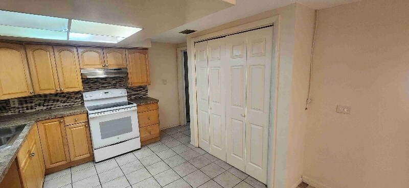 Building Photo - 5653 Andrea Dr