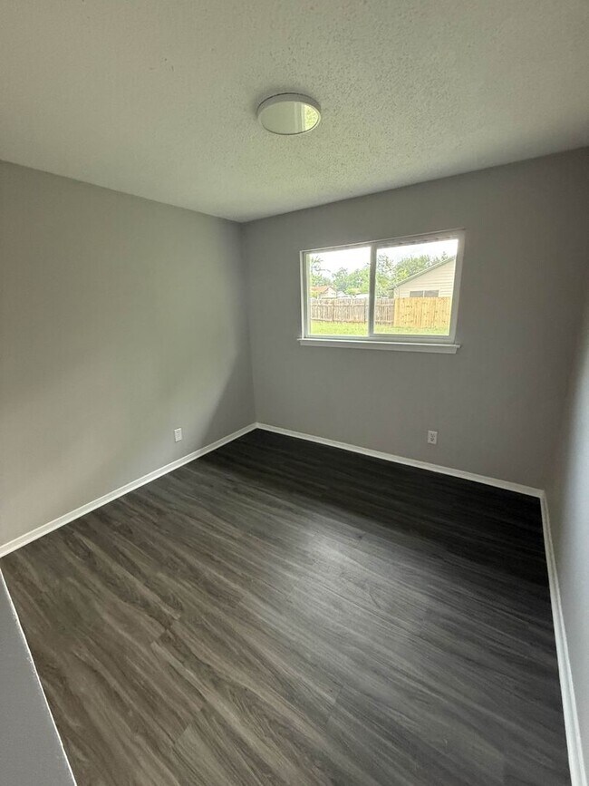 Building Photo - 6800 Bryonwood Dr