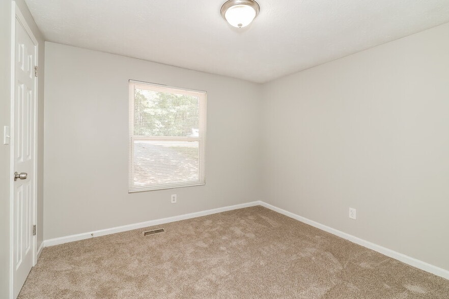 Building Photo - 3075 Flowers Dr
