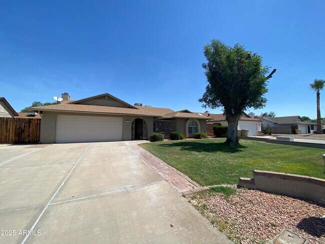 Primary Photo - 6438 W Mountain View Rd