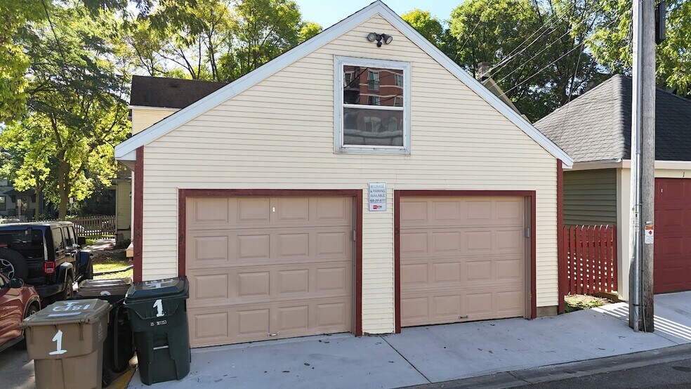 Building Photo - 1812 Madison St