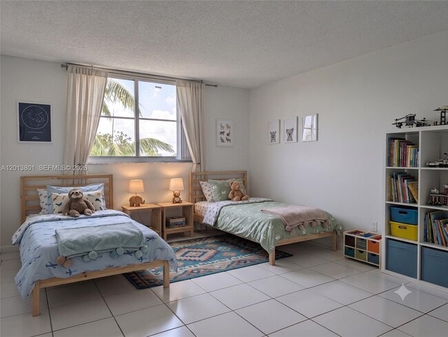 Building Photo - 210 Seaview Dr