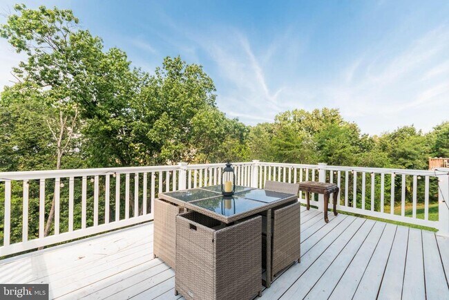 Building Photo - 342 Europa Way