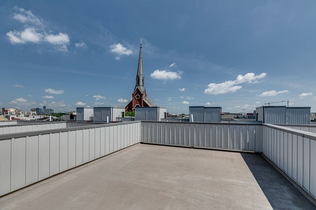 Building Photo - Northern Liberties Townhome with Parking