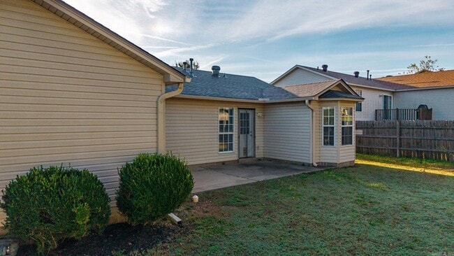 Building Photo - 10 Meadow Ridge Loop