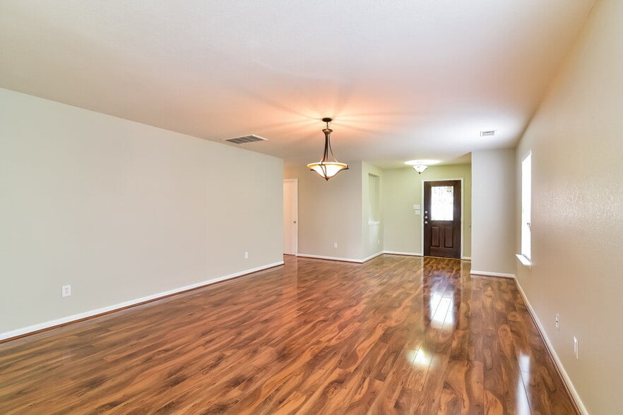 Building Photo - 11315 Sugar Bowl Dr