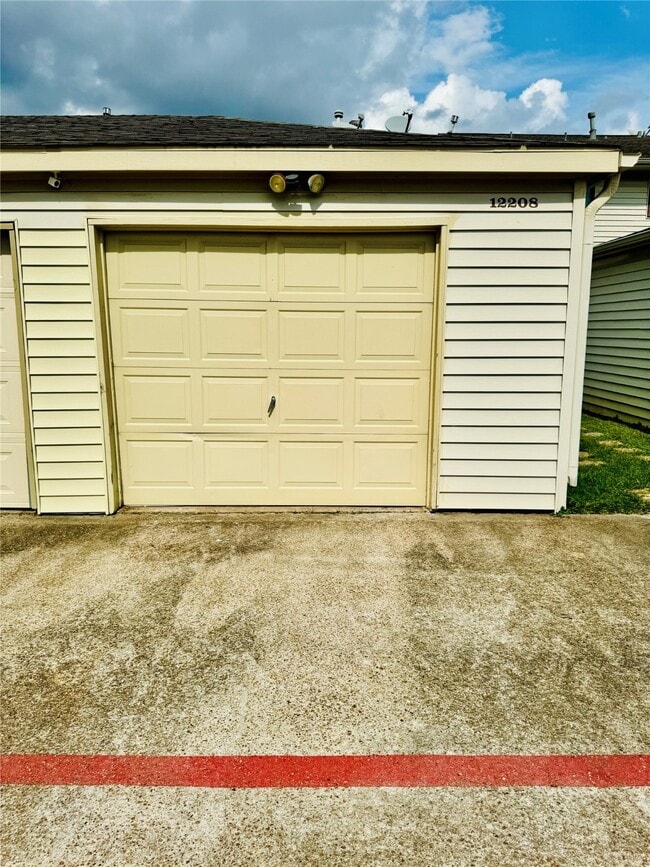 Building Photo - 12208 Beamer Rd