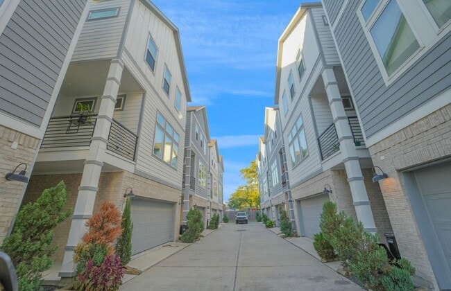 Building Photo - 622 Janisch Rd