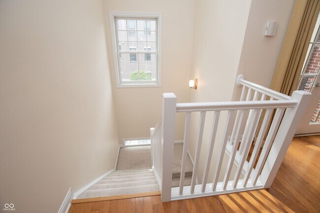 Building Photo - 517 N Park Ave