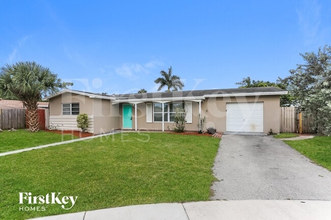 Building Photo - 2720 SW 18th St