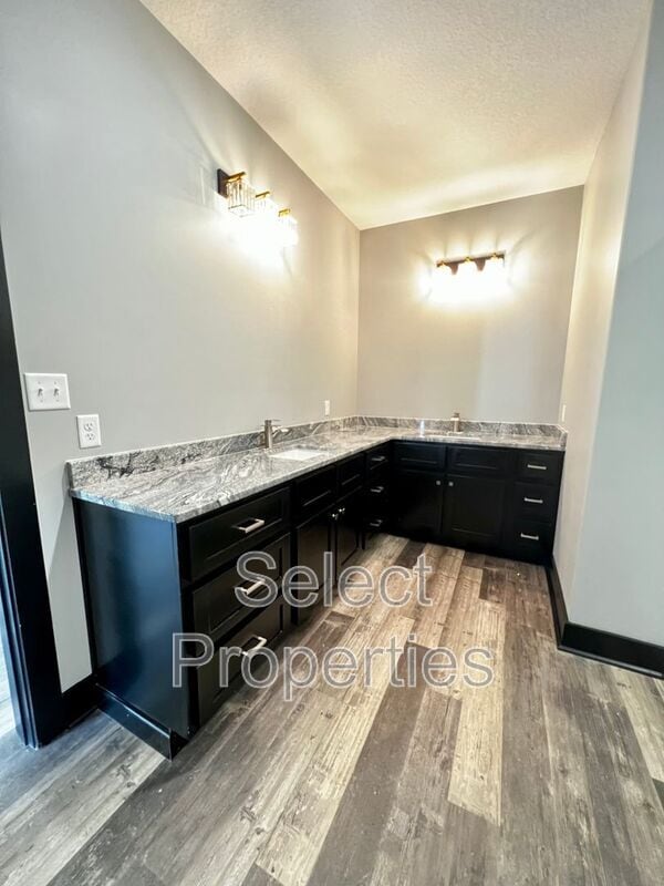 Building Photo - 4101 Stoke Dr